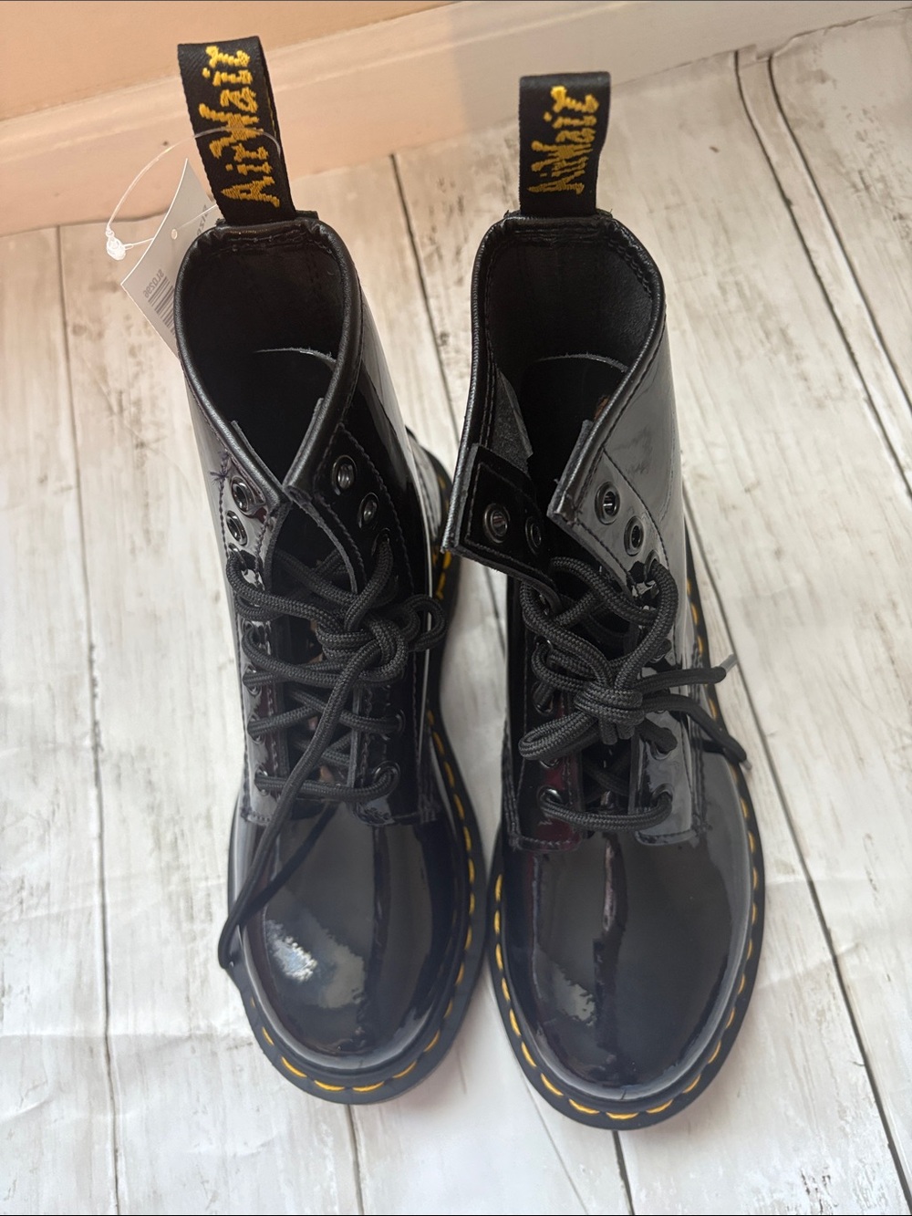 NWT Dr. Martens Black Patent Lace-Up Boots Sz 5 - Picture 5 of 8
